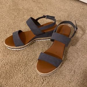 NEW Unisa Blue Sandals - Sz 8